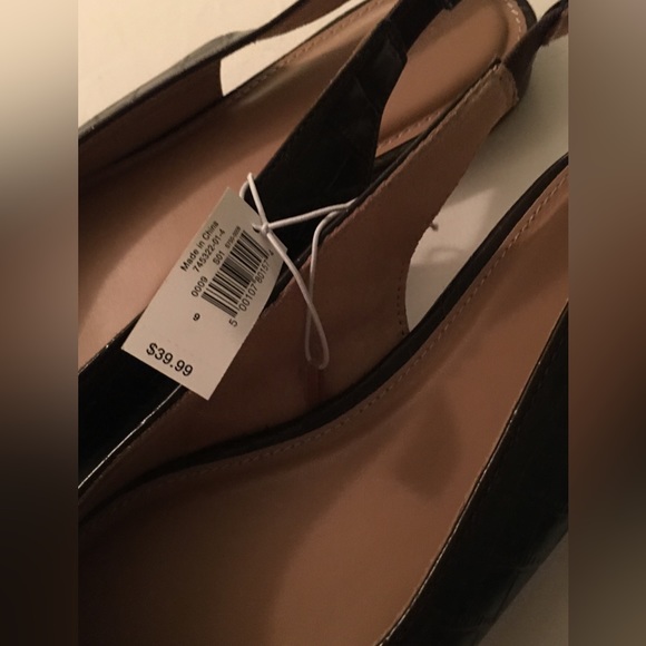 Old Navy Faux Leather Crocodile Slingback Flats with Gold Chain Detail, Size 9 - Picture 11 of 13